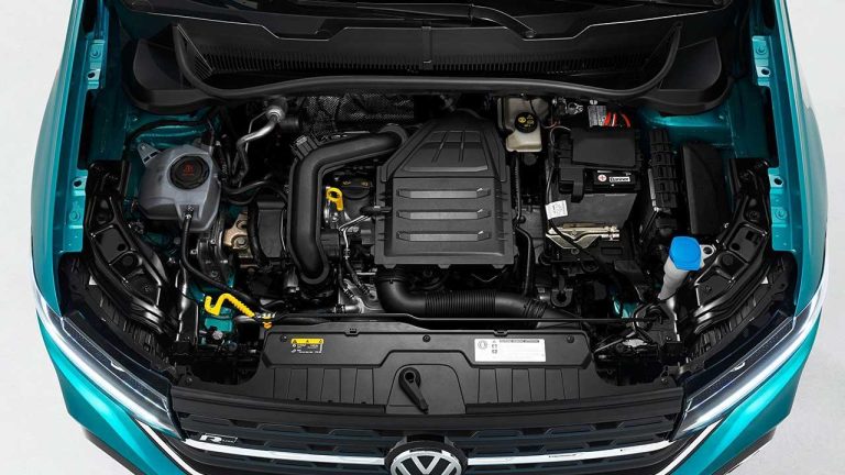 Volkswagen T-Cross - offene Motorhaube - bei Automagazin Plus