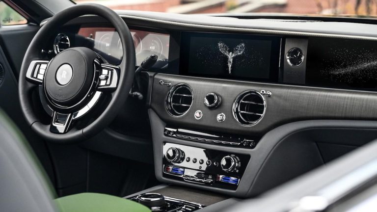 Rolls Royce Spectre - Innenraum Cockpit grün - bei Automagazin Plus