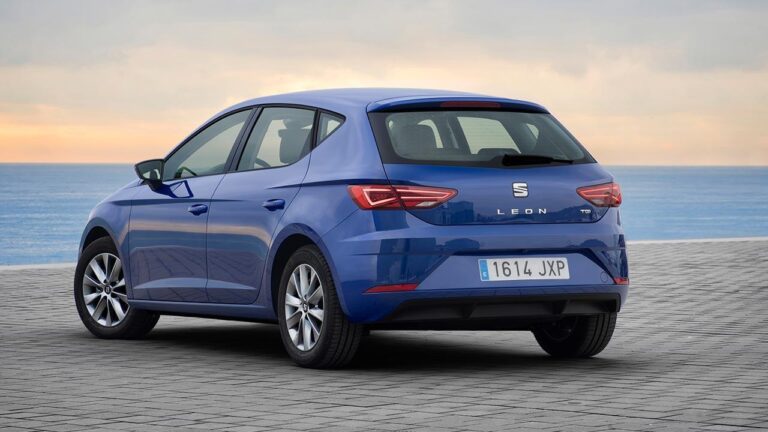 Seat Leon - Heckansicht bei Automagazin Plus