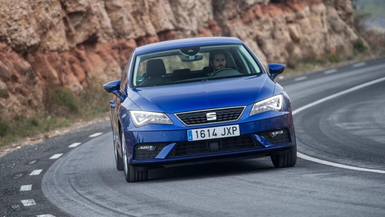 Seat Leon - in voller Fahrt - bei Automagazin Plus